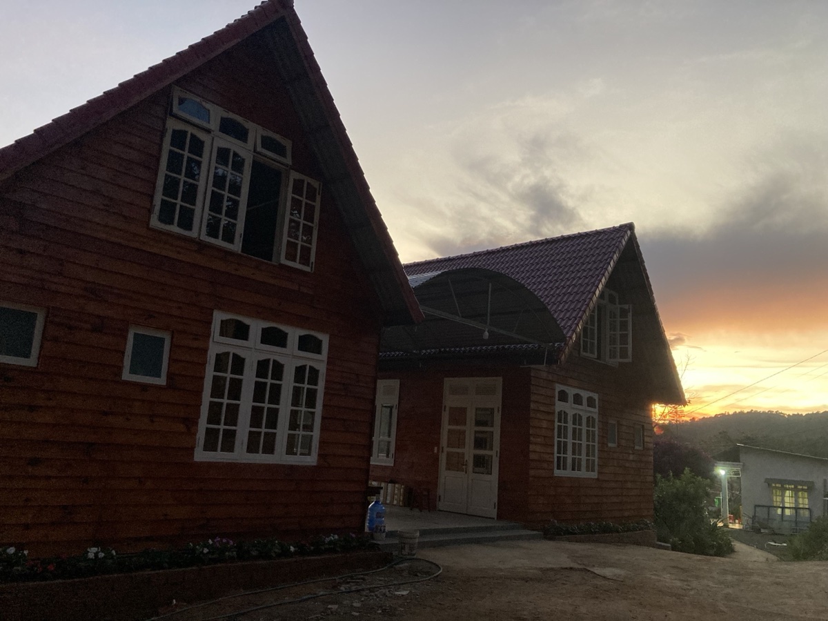 Hoàng hôn tại Lưng Đồi Homestay Đà Lạt